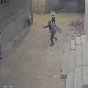 حادثة الاعتداء على أب ونجله أثارت استياء على مواقع التواصل