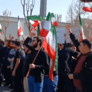 من جامعة مرموقة للهندسة في طهران