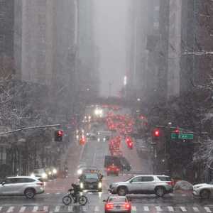 نيويورك على موعد مع الثلوج