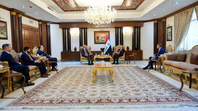 وزير الخارجية العراقي خلال لقائه مع المبعوث الأميركي