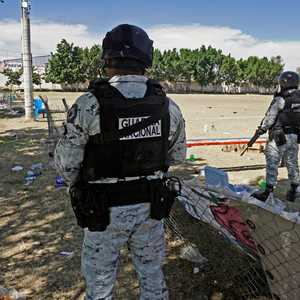 أفراد من الحرس المكسيكي في ملعب شهد عنف في وقت سابق_أرشيف