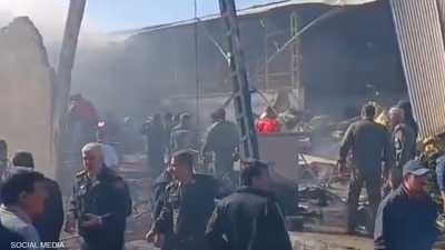 فيديو.. مروحية عسكرية تسقط في قلب سوق وسط إيران