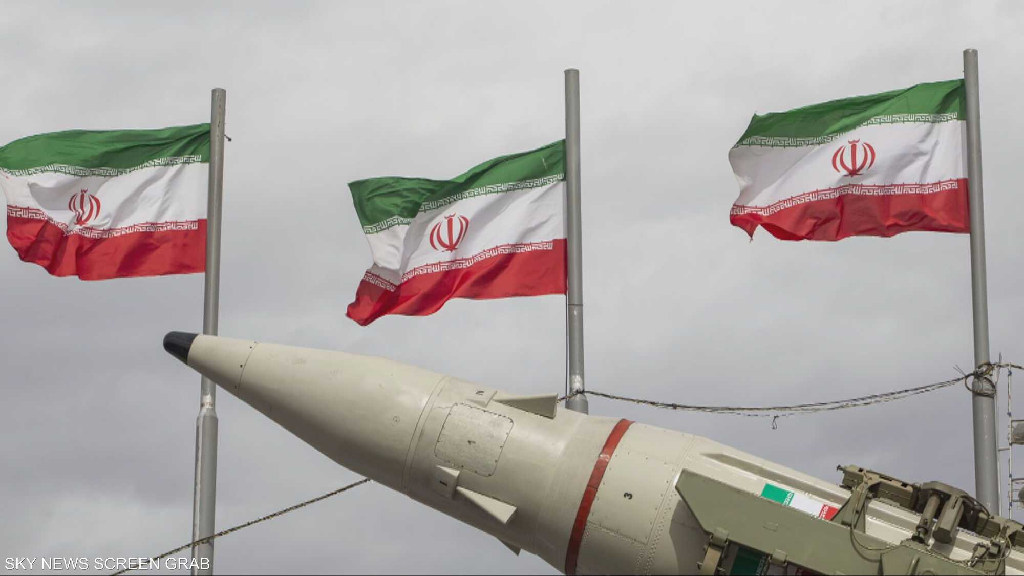 المسار المزدوج لإيران: دبلوماسية فعّالة وتحركات عسكرية