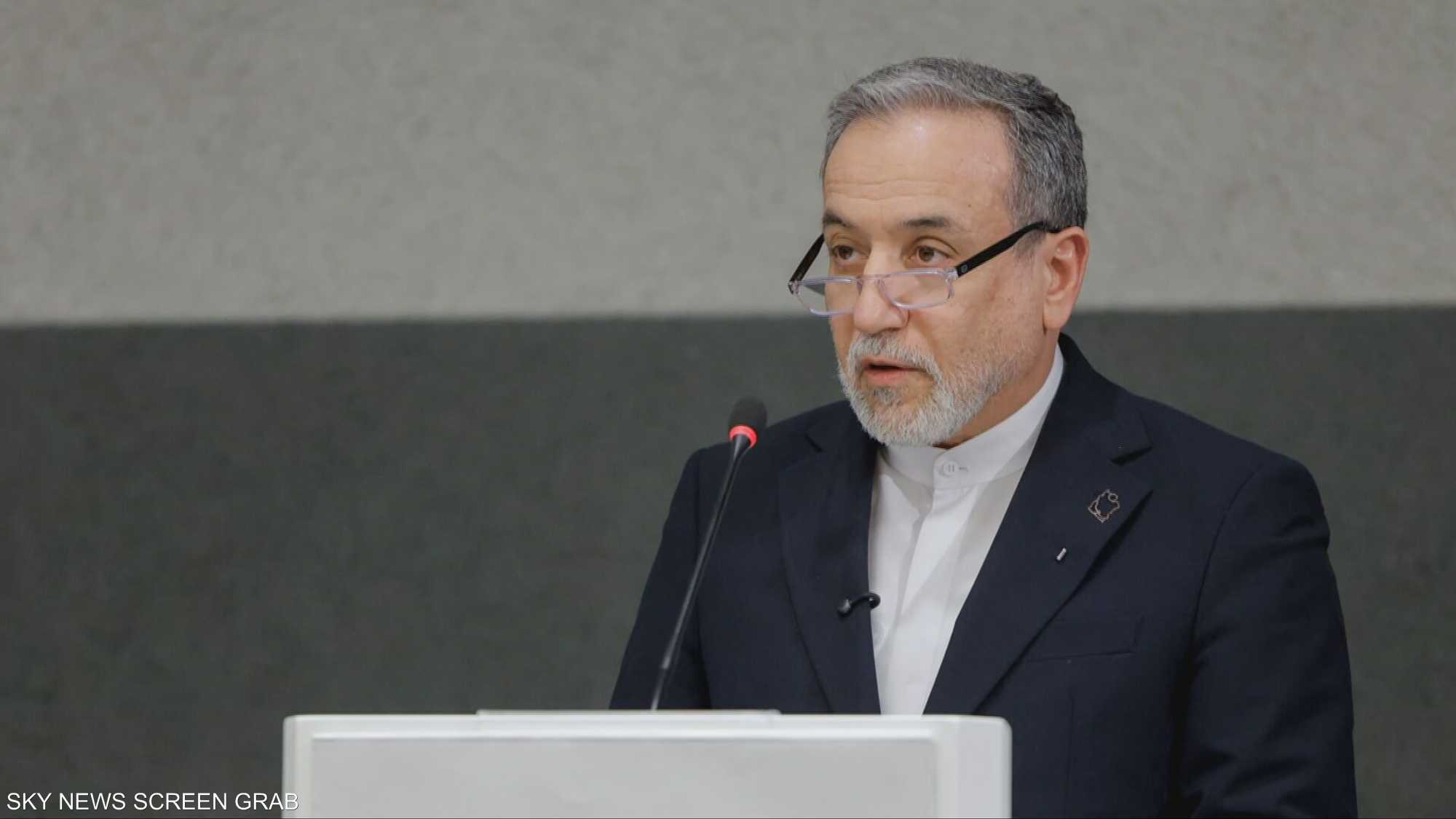 إيران.. بين رفع راية الدبلوماسية وزيادة التسلح