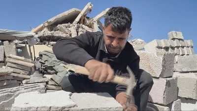 تحول ركام المنازل في قطاع غزة إلى مورد بديل للعيش