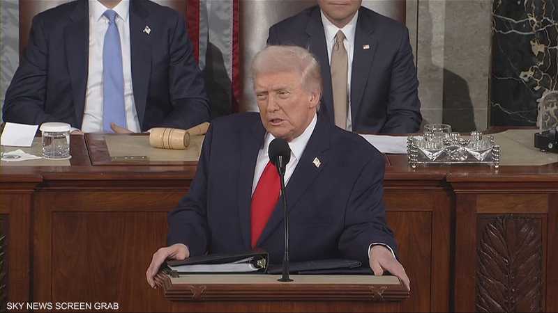 ترامب يشيد بإنجازاته في الأمن والهجرة بخطاب حالة الاتحاد