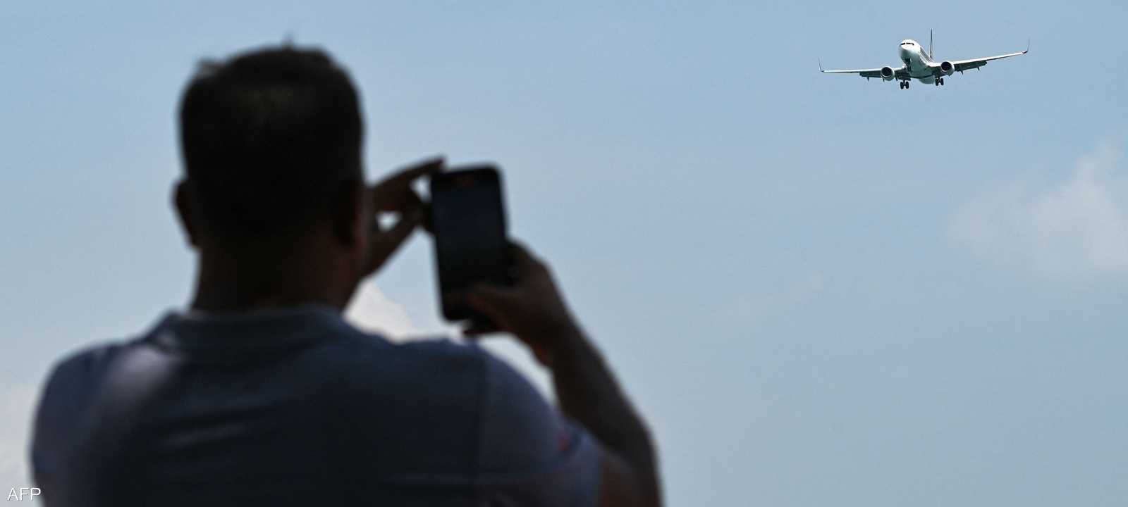 نصحت سنغافورة مواطنيها بمواصلة تأجيل جميع الرحلات إلى إيران