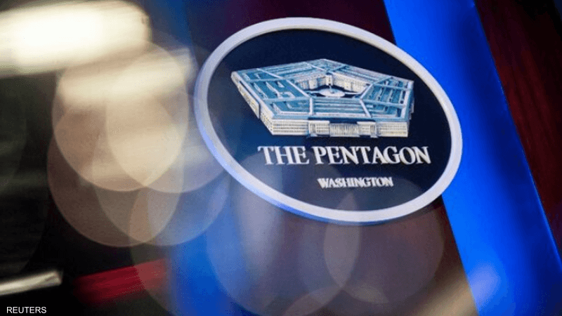 شعار البنتاغون في غرفة الإحاطة الإعلامية بمبنى البنتاغون
