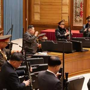 كيم أهدى المسؤولين بنادق قناصة