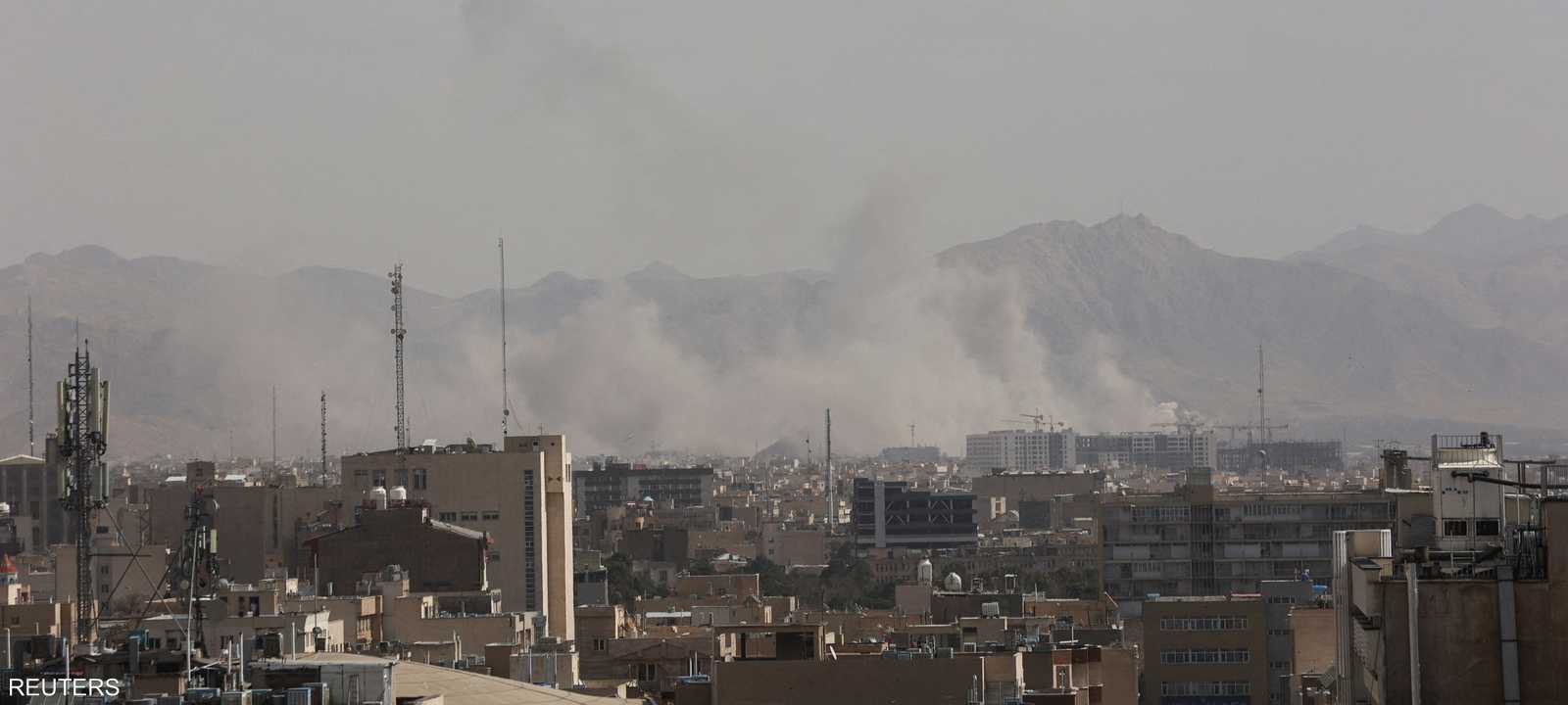 تصاعد الدخان في  طهران إثر غارات أميركية إسرائيلية