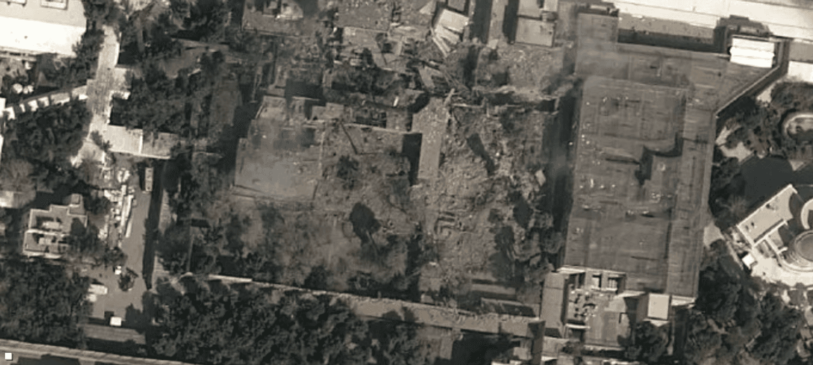 قالت مصادر إن الهجوم استهدف مواقع يتواجد بها خامنئي