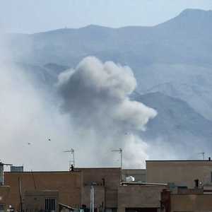 مناطق إيرانية متفرقة تعرضت لغارات عنيفة