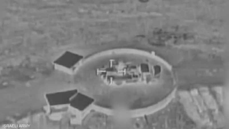 لحظة استهداف الطيران الإسرائيلي موقع عسكري إيراني