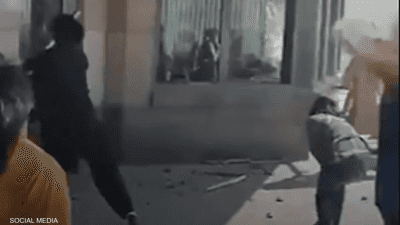 فيديو.. قتلى وجرحى إثر اقتحام القنصلية الأميركية في كراتشي