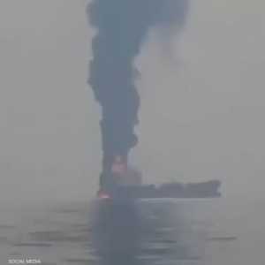 صورة متداولة لناقلة نفط جرى استهدافها قرب مضيق هرمز