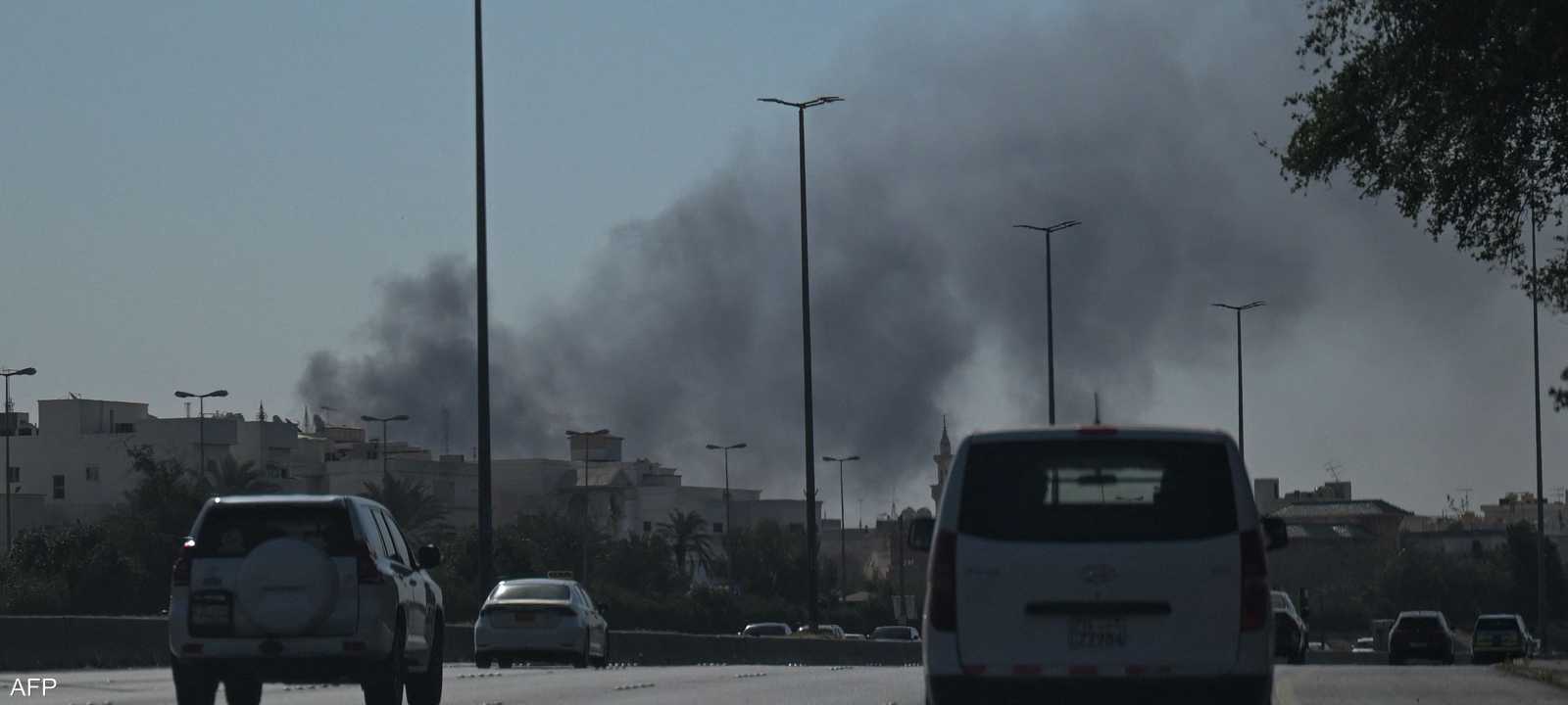 تصاعدت أعمدة الدخان من مقر السفارة الأميركية في مدينة الكويت