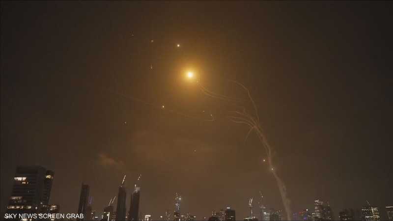 إيران تطلق مئات الصواريخ نحو جيرانها.. لكن الأثر يبقى محدودا