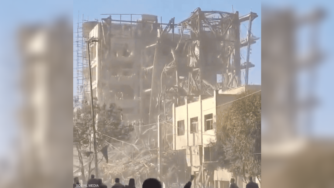 قصف يُدمّر مبنى مجلس الخبراء المكلف بانتخاب المرشد الإيراني