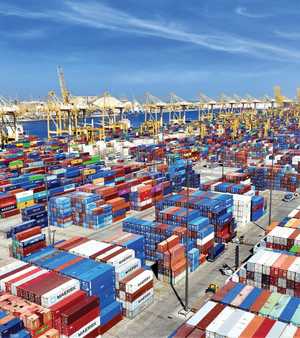 موانئ جبل علي تعمل بشكل طبيعي