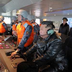 كيم أشرف على إطلاق صاروخ كروز "بنجاح"