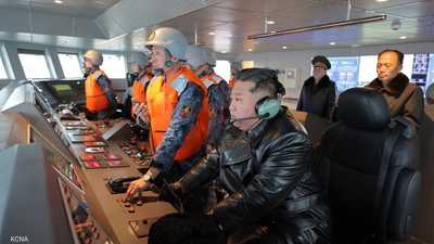 تزامنا مع حرب إيران.. كيم يشرف على إطلاق صاروخ من مدمرة