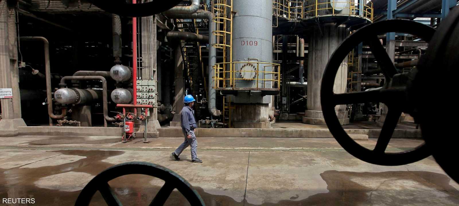 الصين - مصفاة نفط في ووهان