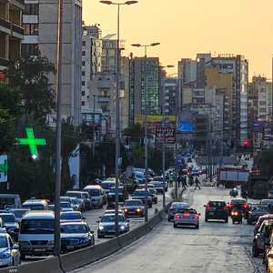 لبنانيون يغادرون ضاحية بيروت بعد أمر إسرائيلي بالإخلاء