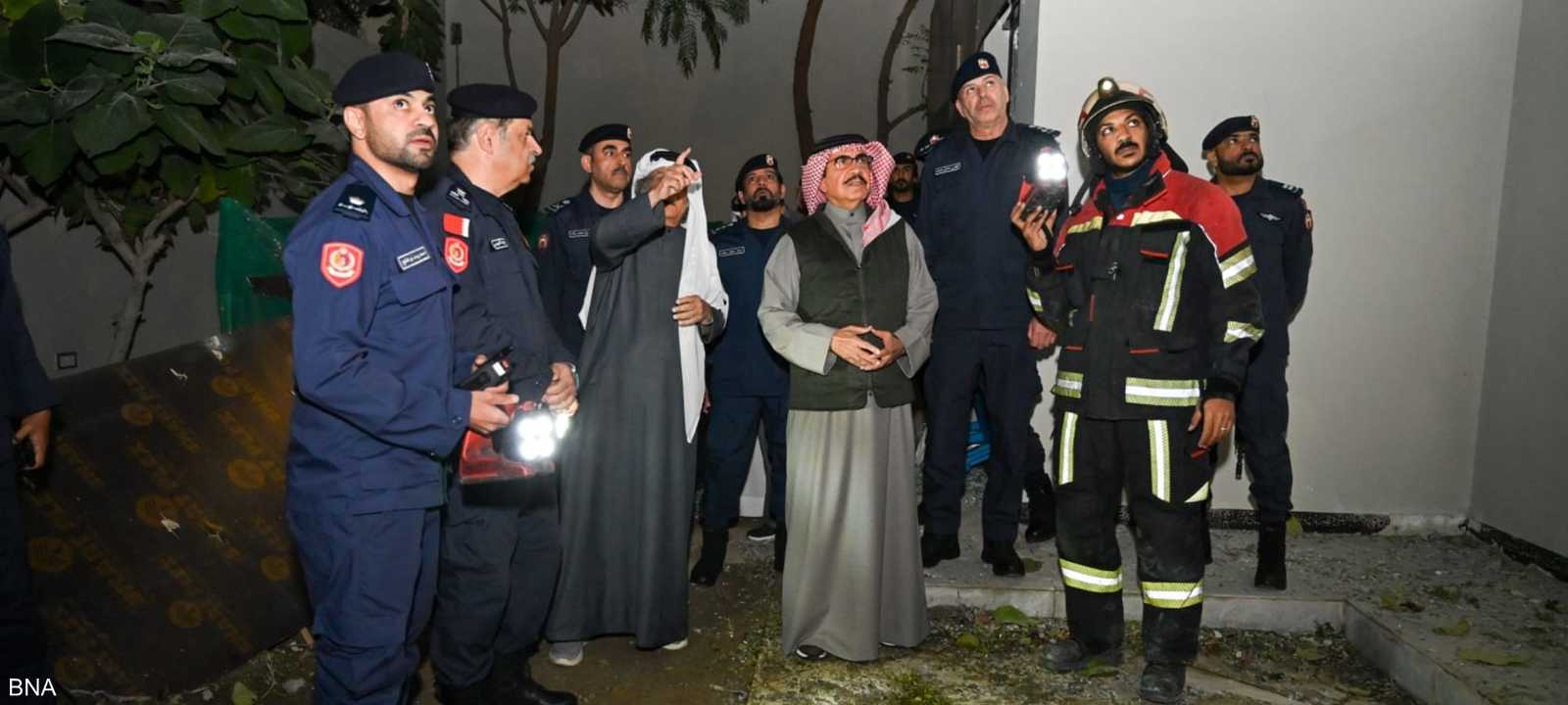 وزير الداخلية يتفقد المنازل المتضررة جراء القصف العشوائي