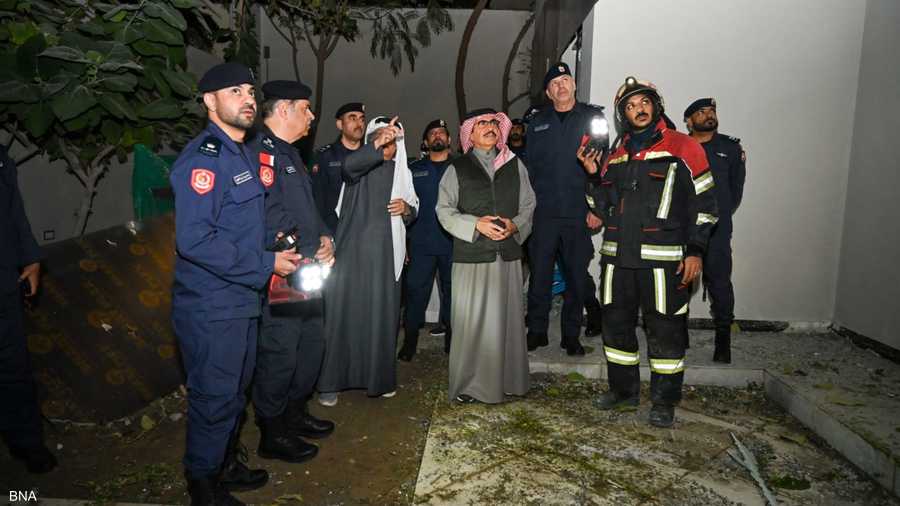 وزير الداخلية يتفقد المنازل المتضررة جراء القصف العشوائي