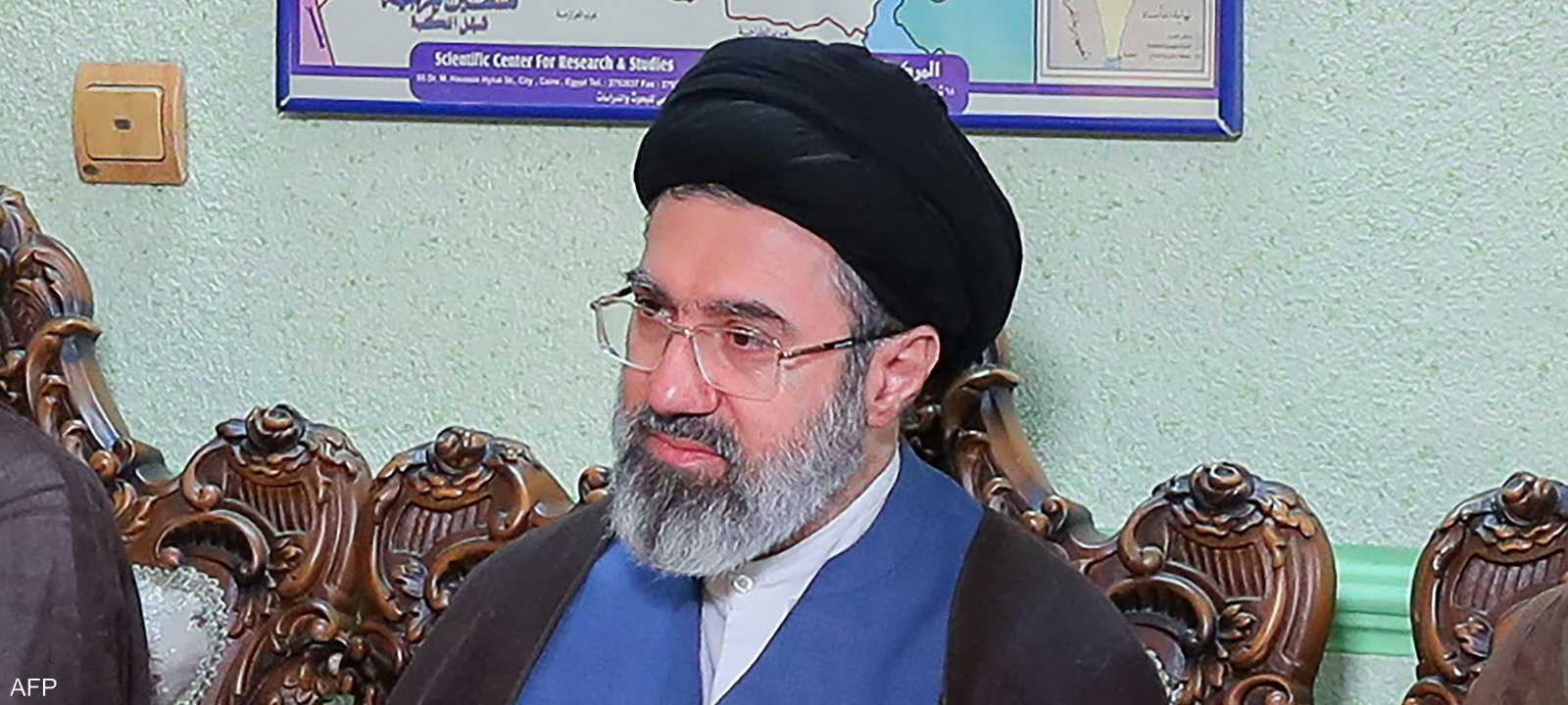 مجتبى خامنئي اختير خلفا لوالده