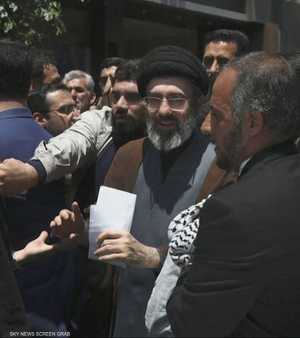 إيران تسمي مرشدها الثالث.. ماذا نعرف عن مجتبى خامنئي؟