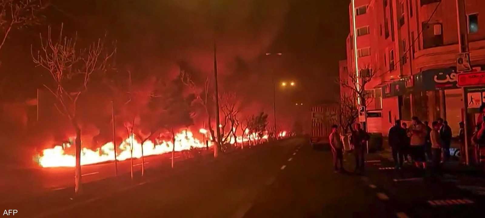 صورة متداولة اندلاع حريق في مستودع نفطي في طهران