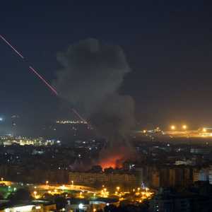 إسرائيل تقصف مواقع لحزب الله في لبنان