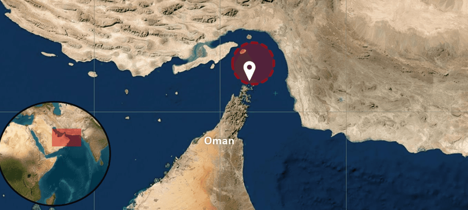 مقذوف مجهول يصيب سفينة شحن