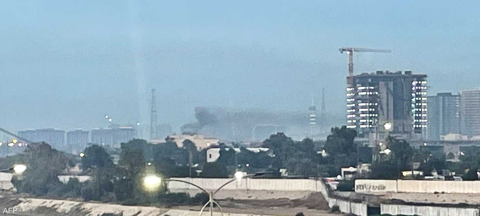 دخان يتصاعد من السفارة الأميركية في بغداد