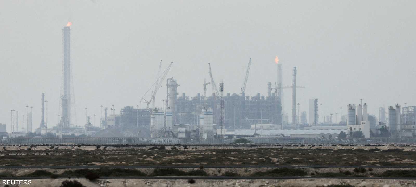 قطر أعلنت السيطرة على الحرائق في رأس لفان