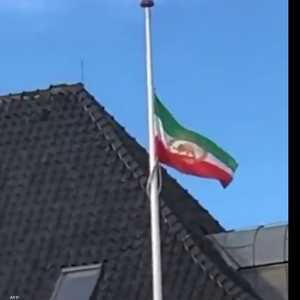 "علم الأسد" في سفارة إيران في كوبنهاغن