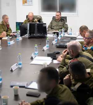 زامير وافق على خطط لتطوير العمليات البرية في لبنان