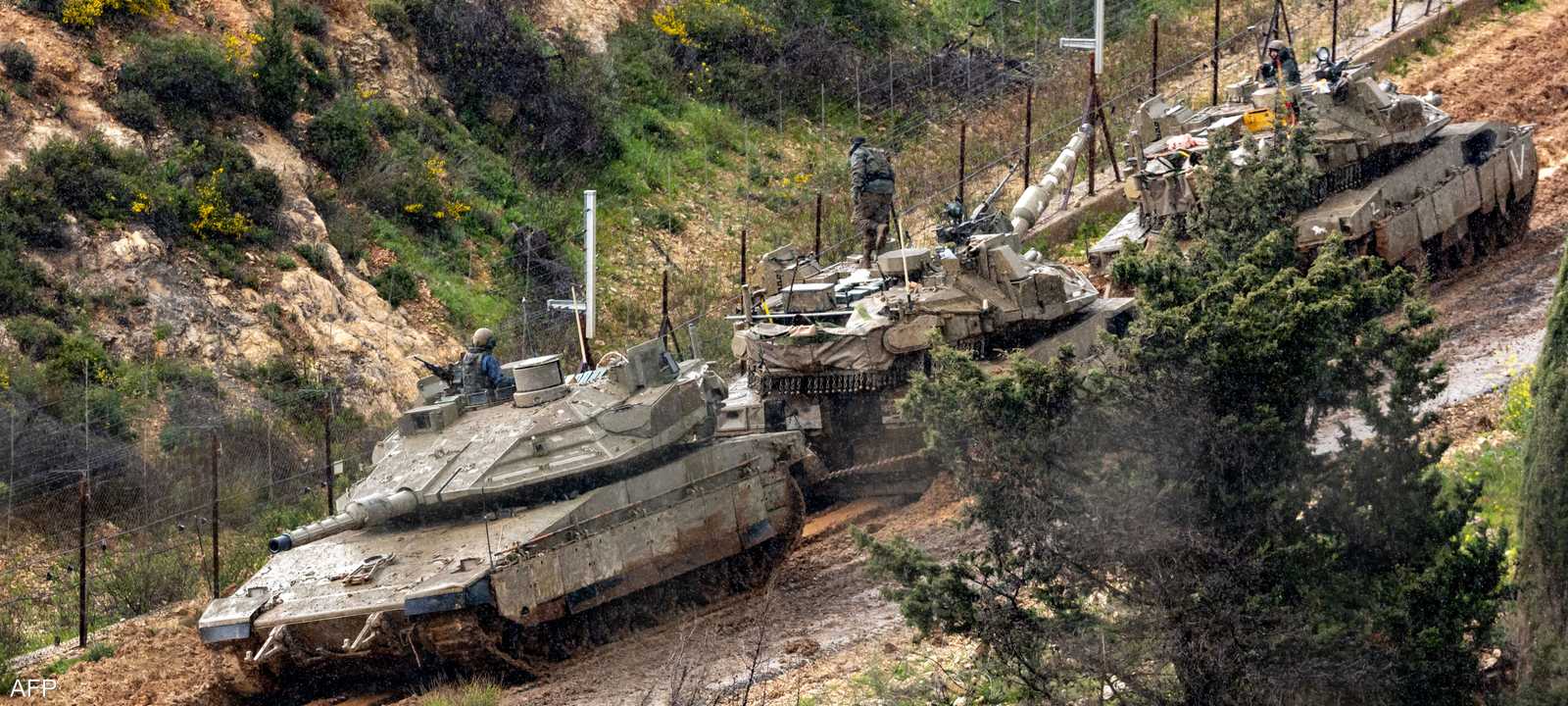 دبابات إسرائيلية قرب الحدود اللبنانية