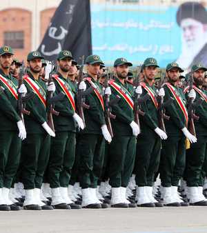أرشيفية لعناصر في الحرس الثوري الإيراني
