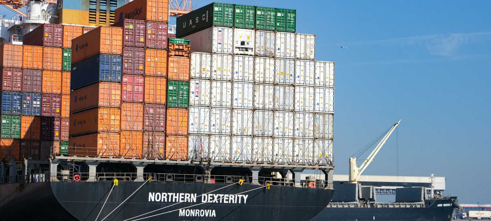 ميناء الشويخ تعرض لهجمات