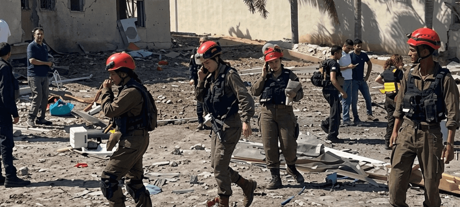 فيديو.. جرحى إثر سقوط صاروخ إيراني على وسط إسرائيل