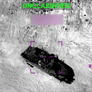 صورة من فيديو نشرته سنتكوم لاستهداف سفينة إيرانية