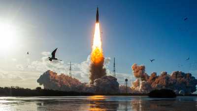 أرتيميس 2 تنطلق إلى القمر