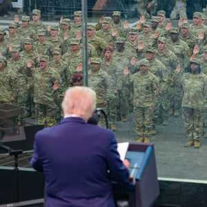 ترامب أمام عناصر في الجيش