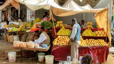 السودان.. تدهور الجنيه وانقطاع الكهرباء يفاقمان أزمة المعيشة