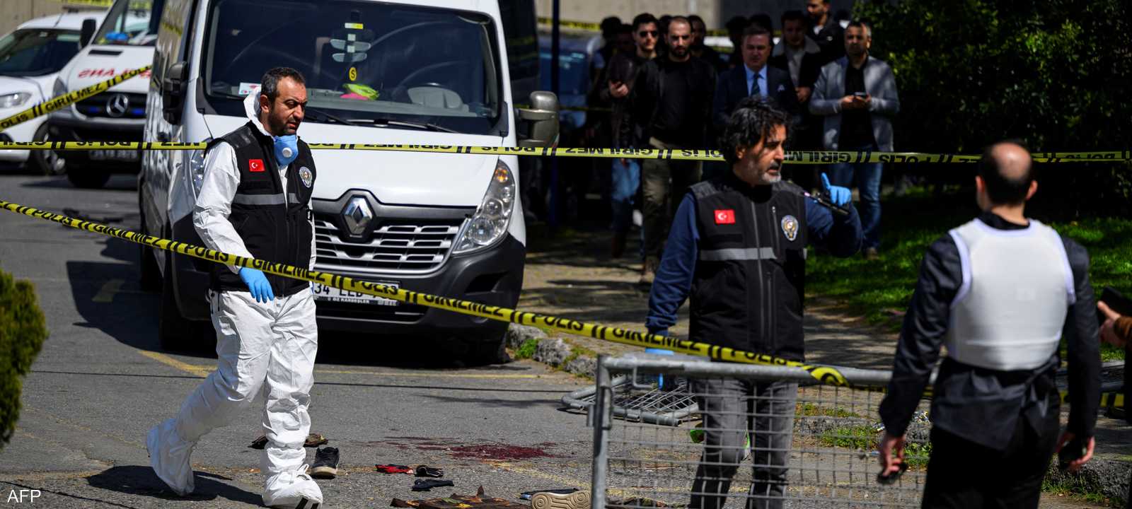 عقب الحادث عززت الشرطة انتشارها في محيط القنصلية