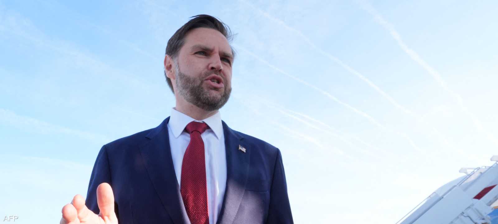 فانس قبل الانطلاق للمحادثات الأولى