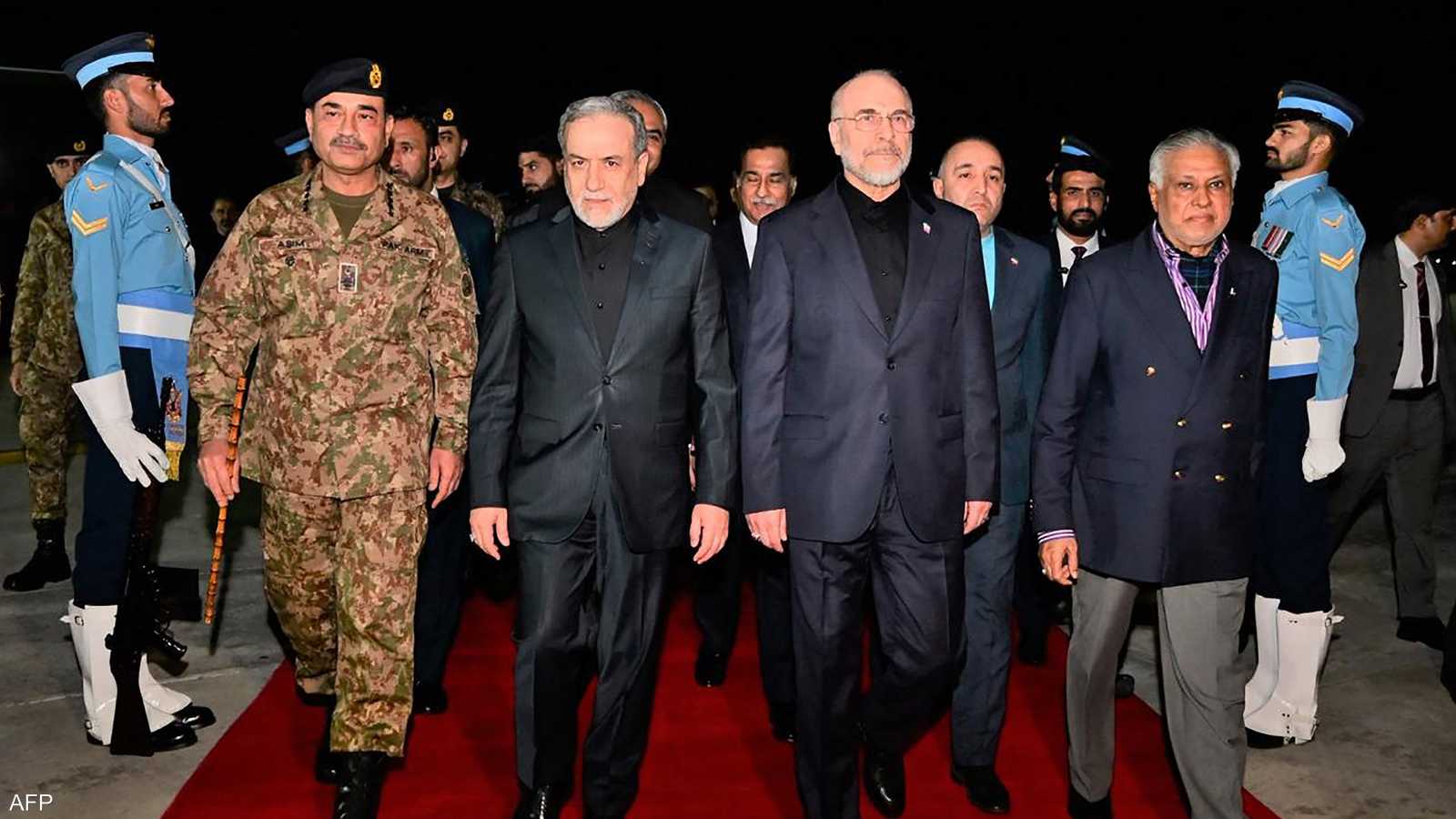 قاليباف وعراقجي وصلا إسلام أباد