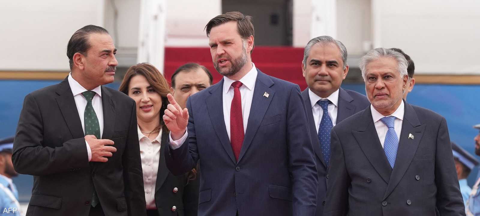 جي دي فانس يصل إسلام أباد